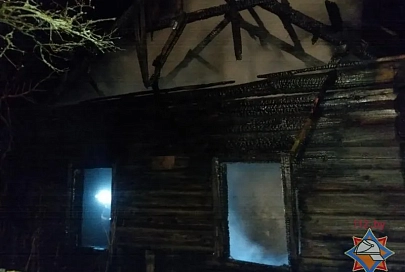 В Октябрьском районе на пожаре 63-летняя женщина получила ожоги